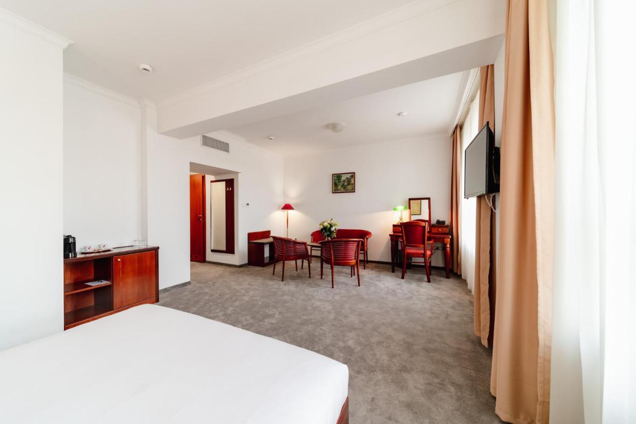 Hotel Kuekuello - Tarnava Одореу Секуеш Екстериор снимка